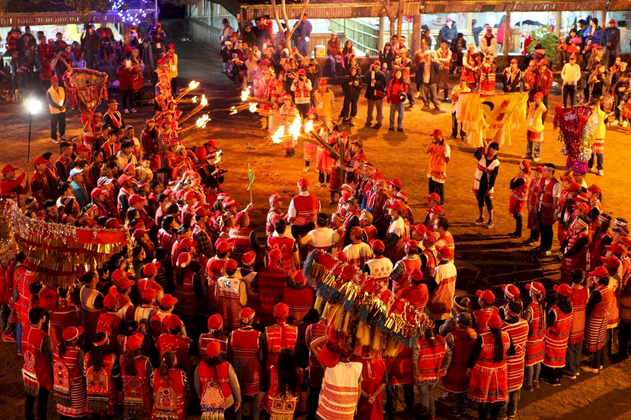 싸이샤족의 가장 신비한 축제 - 왜령제