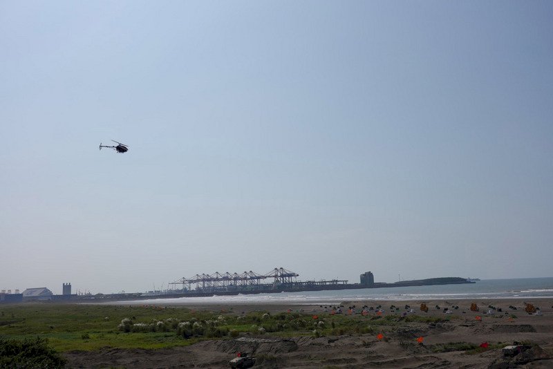 제3작전구에서는 16일 오후 북부 신베이시 바리(八里)지역에서 해변 수비 작전을 진행했다. -사진: CNA
