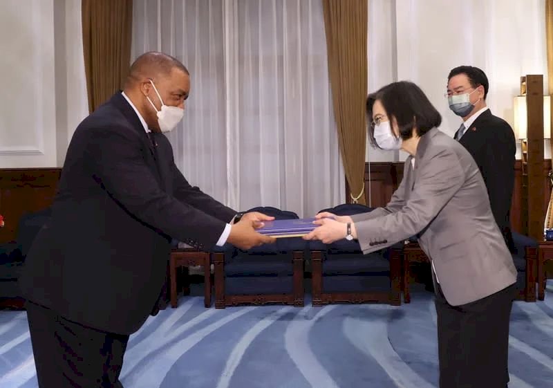 차이잉원 총통, 음시비 신임 주타이완 에스와티니대사와 면담