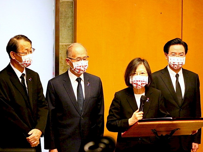 차이 총통, 일본타이완교류협회 찾아 아베 전 총리 사망 애도 “그의 따뜻한 미소 기억하고 있다”