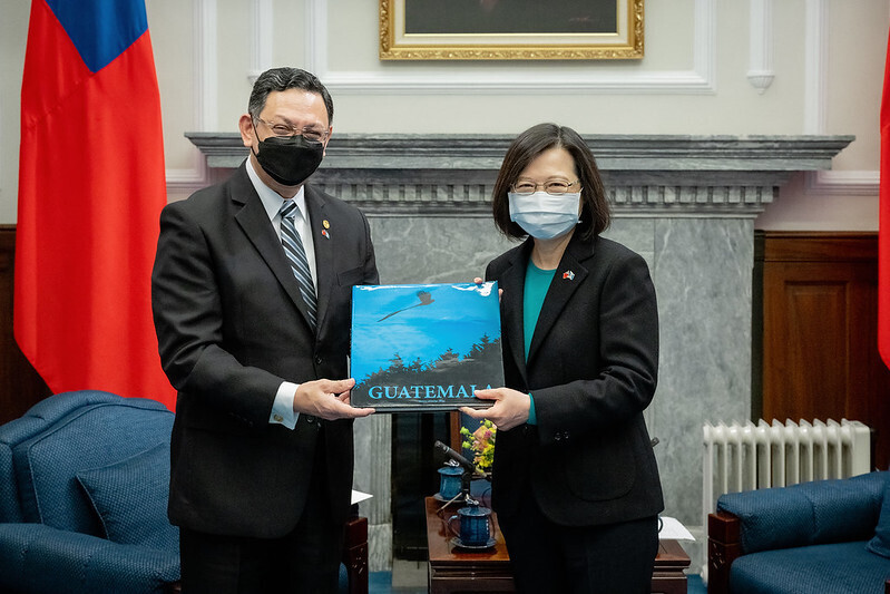 蔡 총통, 신임 주타이완 과테말라 대사 신임장 받고 환담