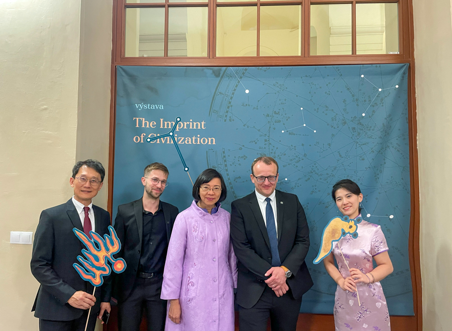 타이완 국가도서관 고적 문헌전시, 체코 국가도서관서 개막