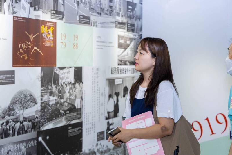 한국 여행 유튜버 '쏘이(이소연)' 씨가 중화문화총회와 총통부가 주최한 '2023 총통부에서 하룻밤을' 이벤트에 참가하고 28일 '체크아웃'했다. 올해 '총통부에서 하룻밤을' 이벤트에는 총 5팀이 선정되었다. -사진: 중화문화총회 제공 via CNA